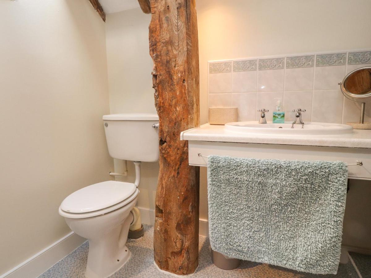 Beehive Cottage Bentham ภายนอก รูปภาพ
